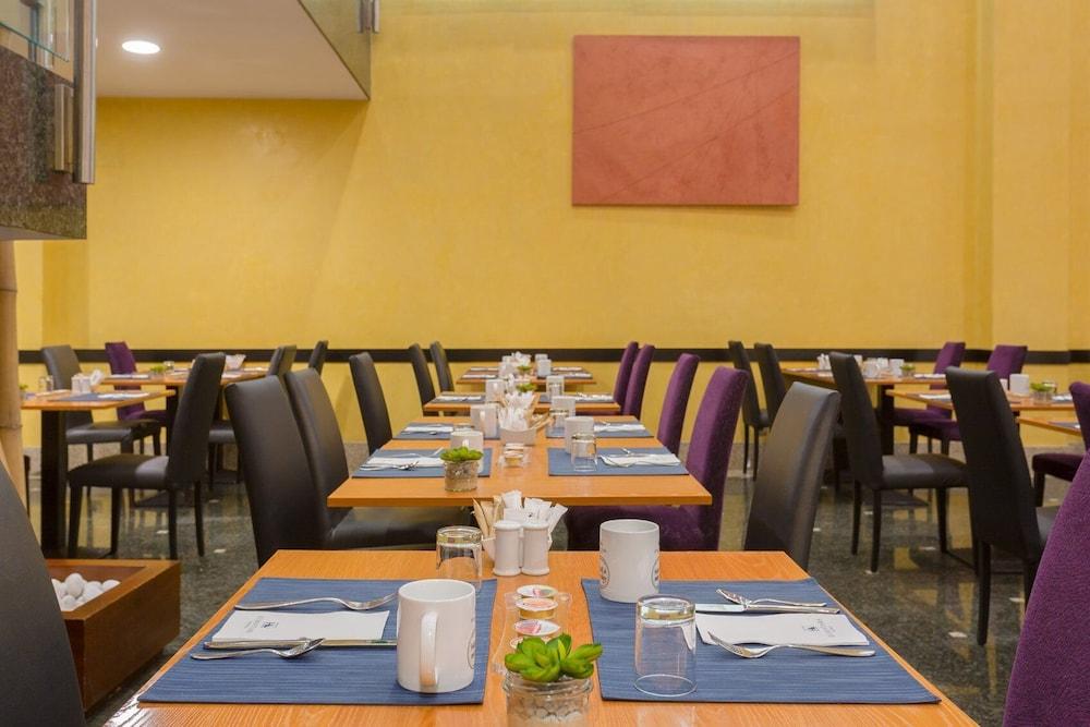 Eurostars Gran Madrid Hotel Alcobendas Bagian luar foto