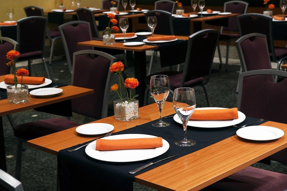 Eurostars Gran Madrid Hotel Alcobendas Bagian luar foto