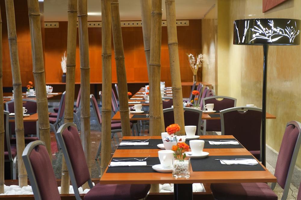 Eurostars Gran Madrid Hotel Alcobendas Bagian luar foto