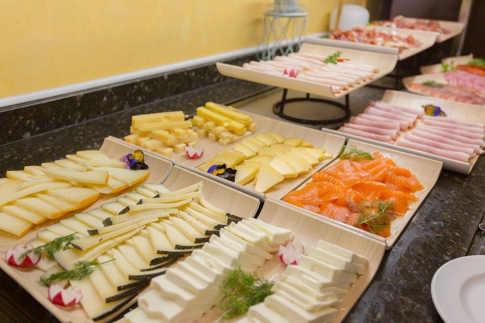 Eurostars Gran Madrid Hotel Alcobendas Bagian luar foto