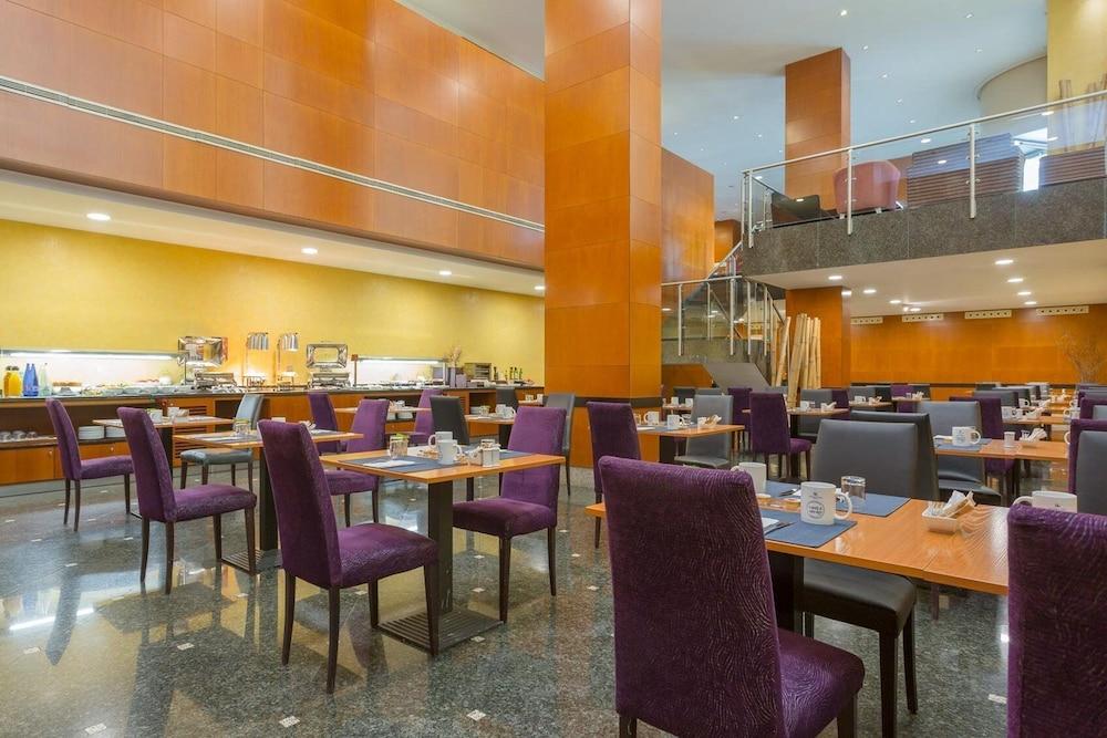 Eurostars Gran Madrid Hotel Alcobendas Bagian luar foto