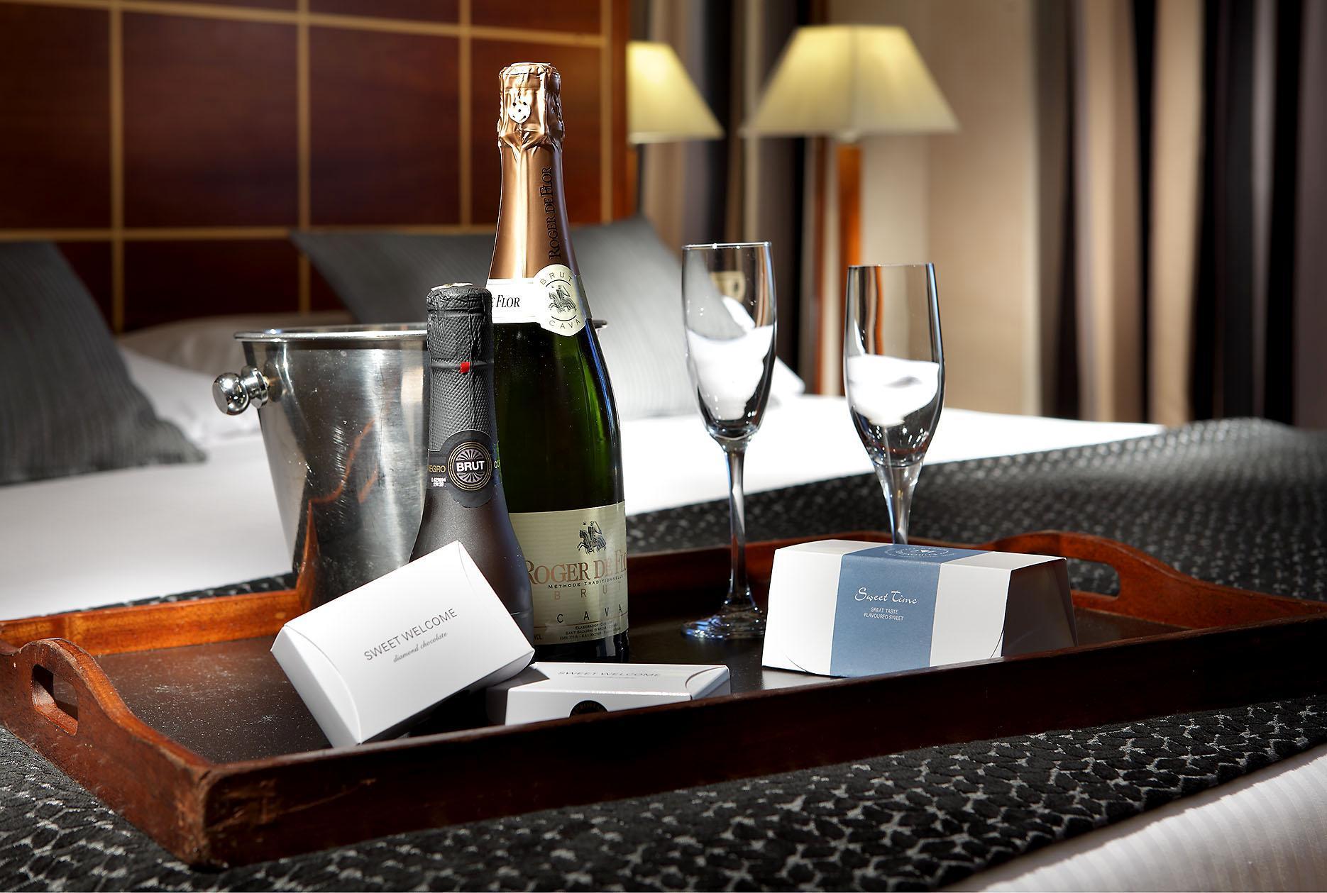 Eurostars Gran Madrid Hotel Alcobendas Bagian luar foto